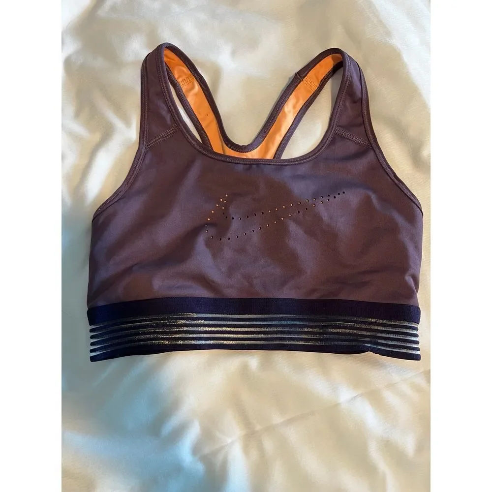Women's‎ Nike sports bra